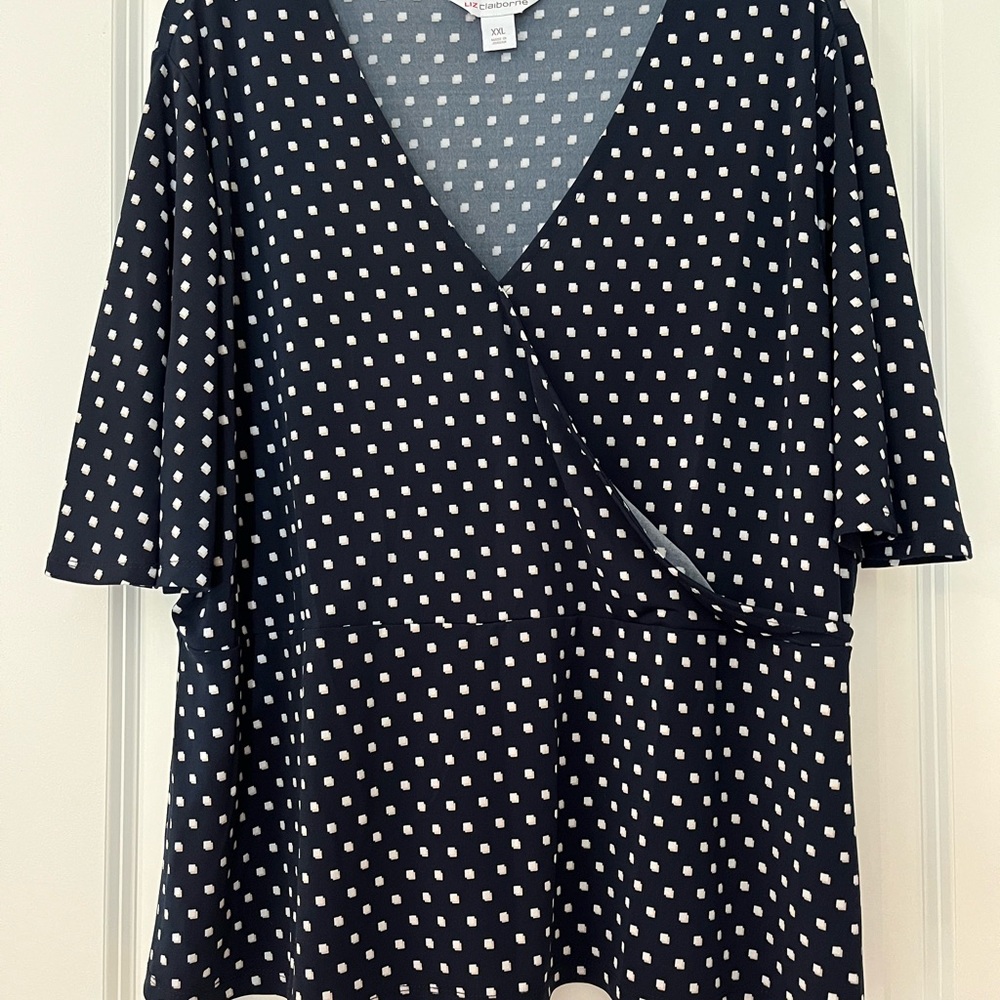 Liz Claiborne Blue and White Pattern Top